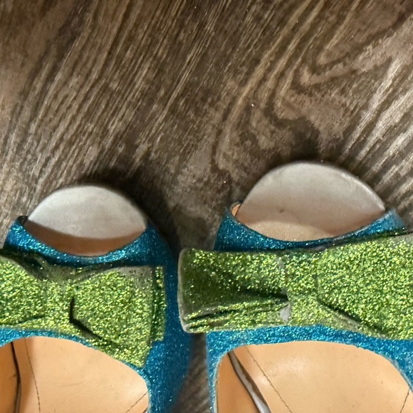 Pour La Victoire size 10 GUC some missing sparkles see pics- ultra glittery - Picture 2 of 16